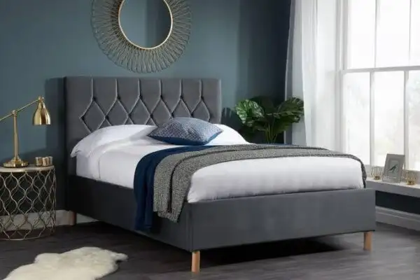 Modern Bed 160x200 cm made of Natural Wood MS-9295